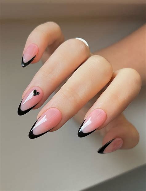 uas negras francesas|Black french nails: 5 ideas elegantes de la manicura